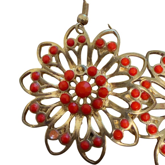 Midwest Fashion Outlet Women's Gold Tone Red Flower Dangle Earrings - Picture 4 of 5